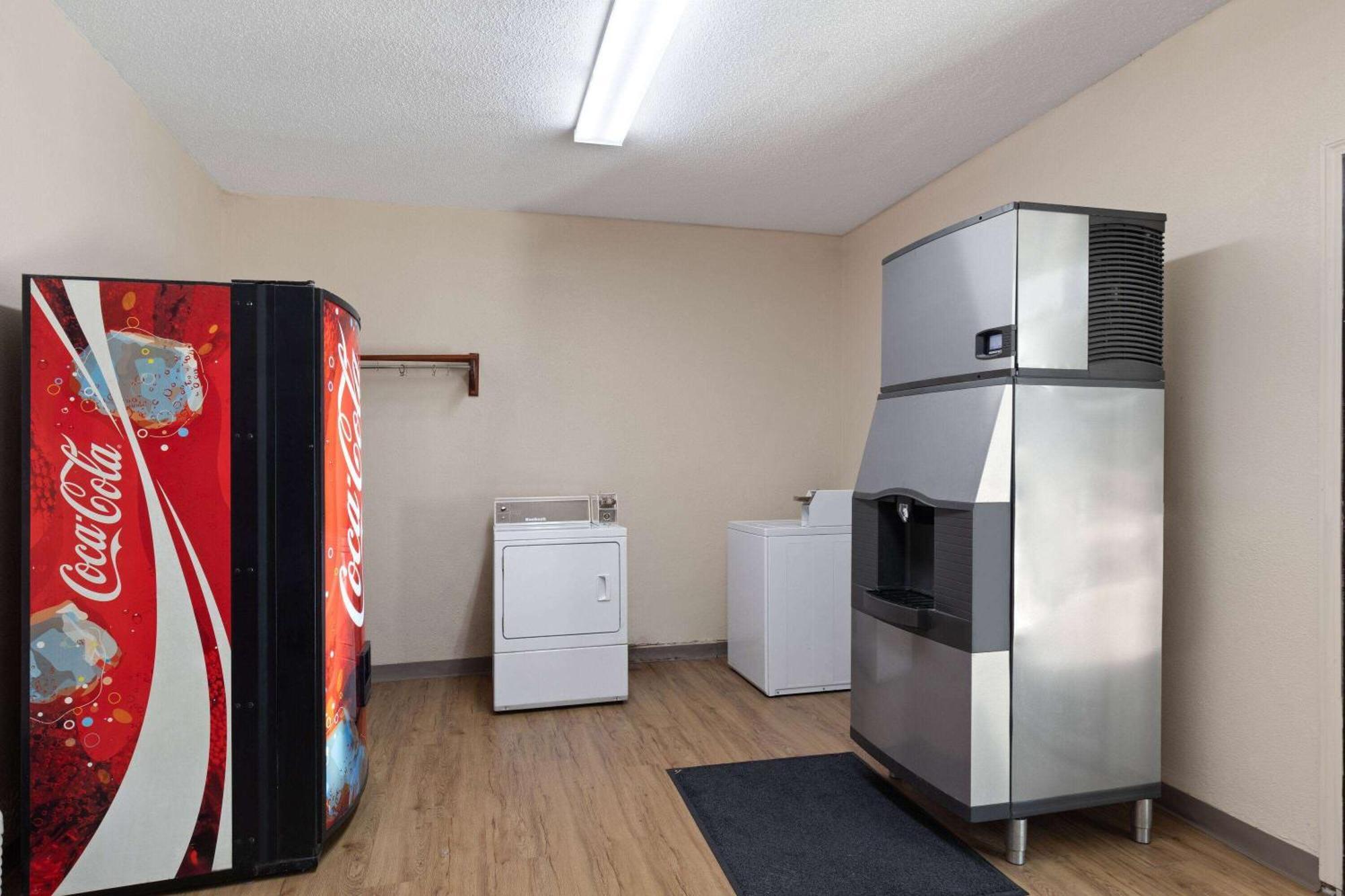 Super 8 By Wyndham Fort Mitchell Cincinnati Area Εξωτερικό φωτογραφία