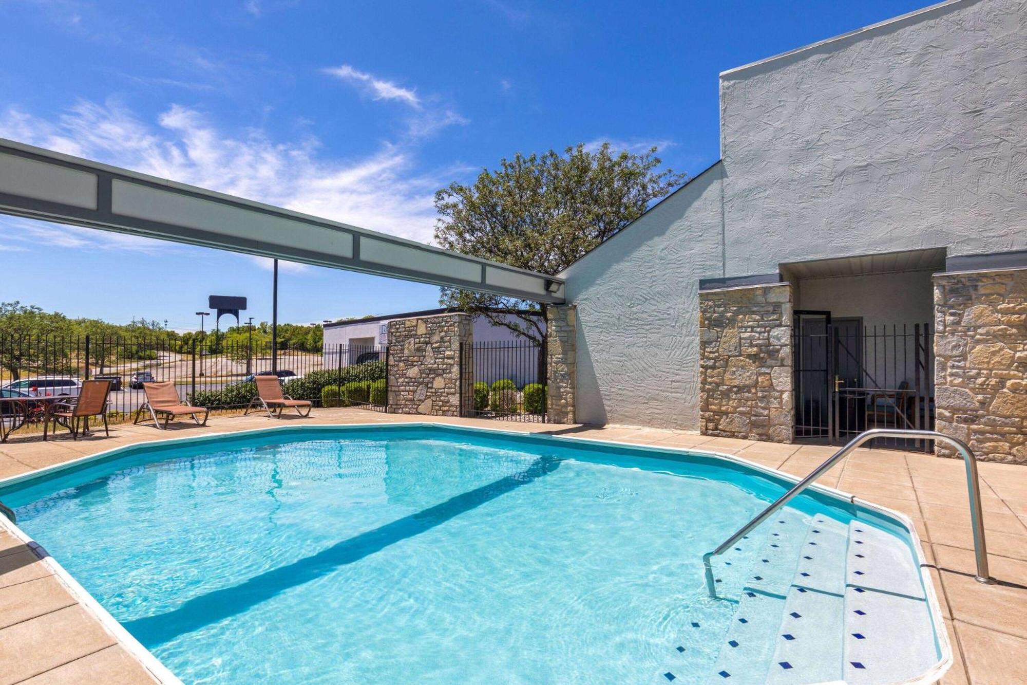 Super 8 By Wyndham Fort Mitchell Cincinnati Area Εξωτερικό φωτογραφία